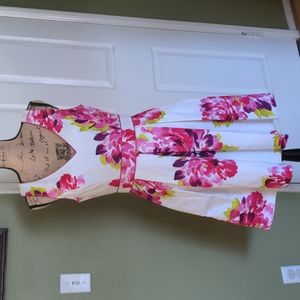 NWT Trina Turk Marcia Floral Dress